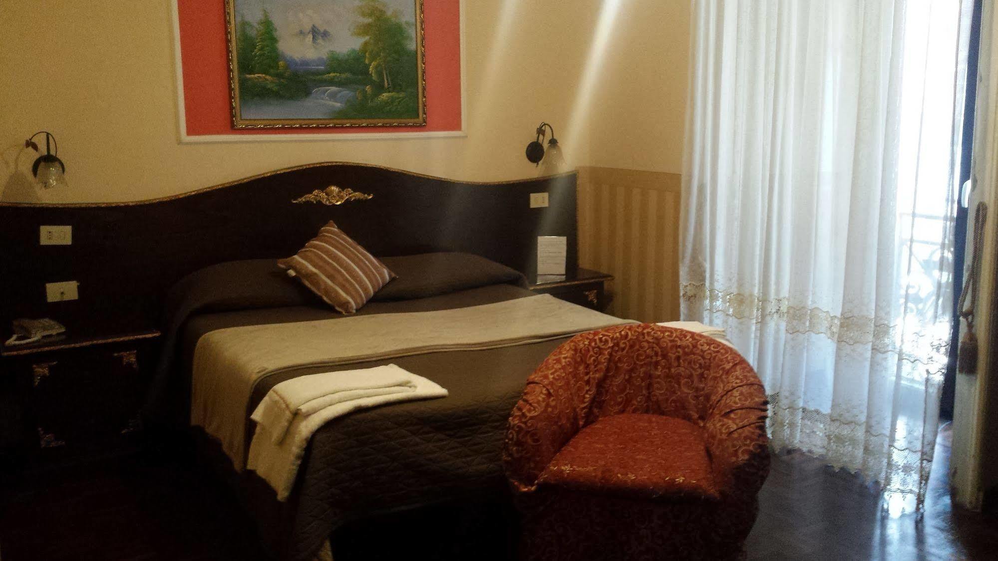 Bed & Breakfast Napoli Centrale Exteriör bild